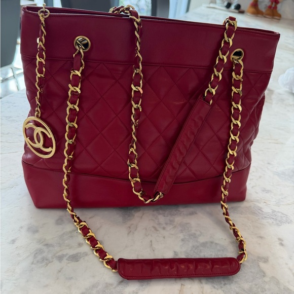 Chanel Red Quilted Chain Tote Bag with Gold Harware - Picture 3 of 16